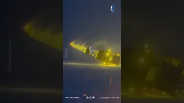 فيديو مرعب لحظة انهيار منصة نفطية "عملاقة" في ولاية ألاسكا